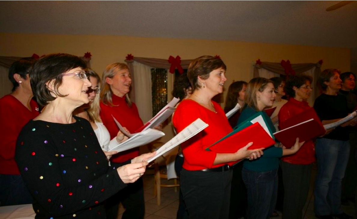 Folka Voca - Camilla Gardens 2008 photo 06:
  					Members of the Choir Entertaining the Seniors at Camilla.