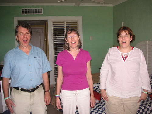 Cuba 2007 - CubaLee photo 26: Varadero - Singing 03.